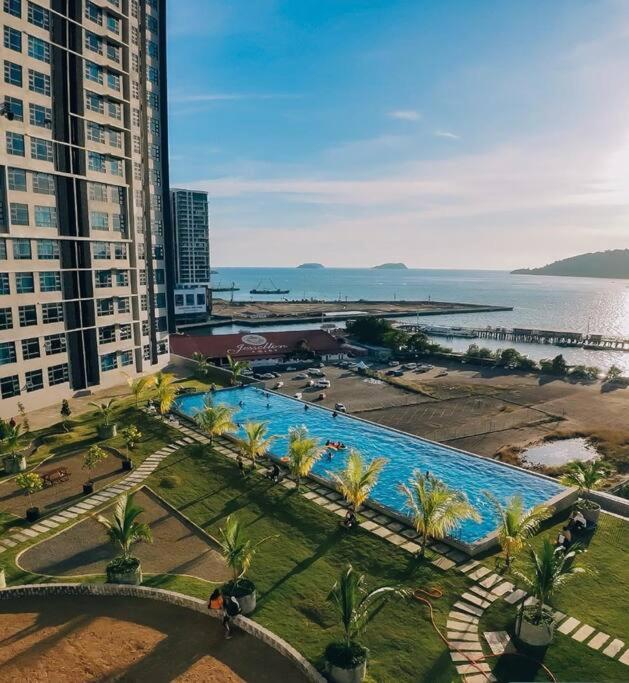 Sea&Pool View Stunning Homestay, Wifi, Netflix Near Malls, Jetty, Convenient Stores Kota Kinabalu Buitenkant foto